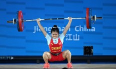FBAPP下载:举重亚锦赛：赵金红包揽女子45公斤级三项冠军 打破抓举世界纪录
